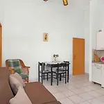 Brodarica Apartments アパート
