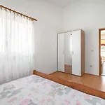 Brodarica Apartments アパート