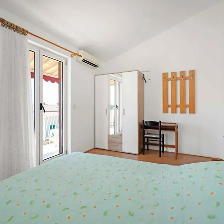 Brodarica Apartments *