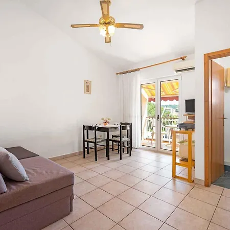 Brodarica Apartments *