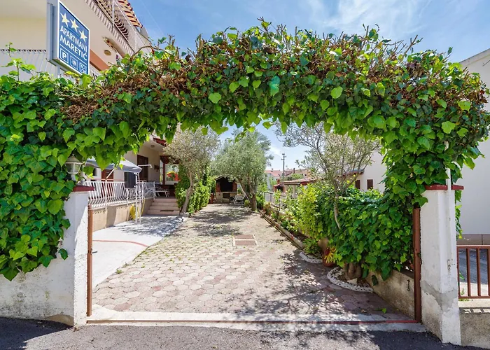 Brodarica Apartments 公寓